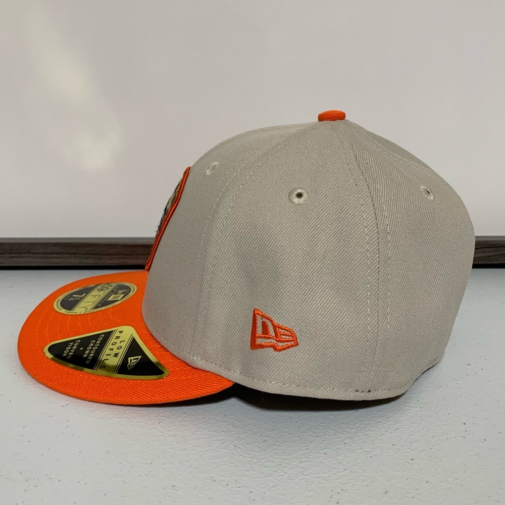 Denver Broncos New Era Stone/Orange ‘23 Salute To Service 59FIFTY Fitted Hat-New - Picture 4 of 10